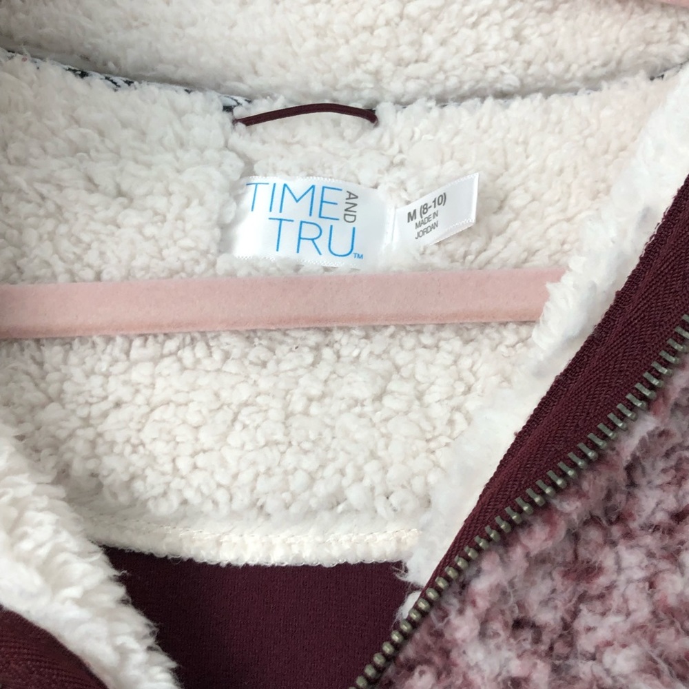Cozy berry and white Sherpa sweatshirt - Picture 4 of 5